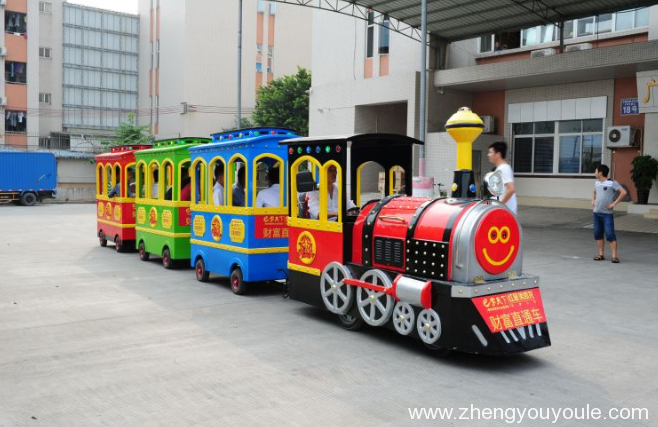 小火車游樂(lè)設(shè)備成為游樂(lè)設(shè)備行業(yè)的新寵 小火車游樂(lè)設(shè)備成為游樂(lè)設(shè)備行業(yè)的新寵