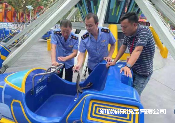 排查大型游樂設施 確保游客暑期安全